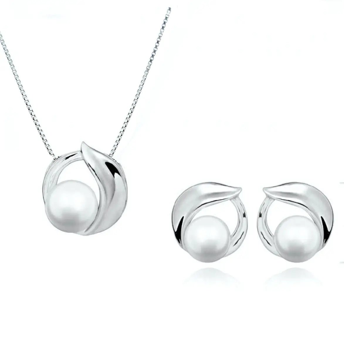 Silver jewelry with a freshwater pearl and a fine satin sheen
