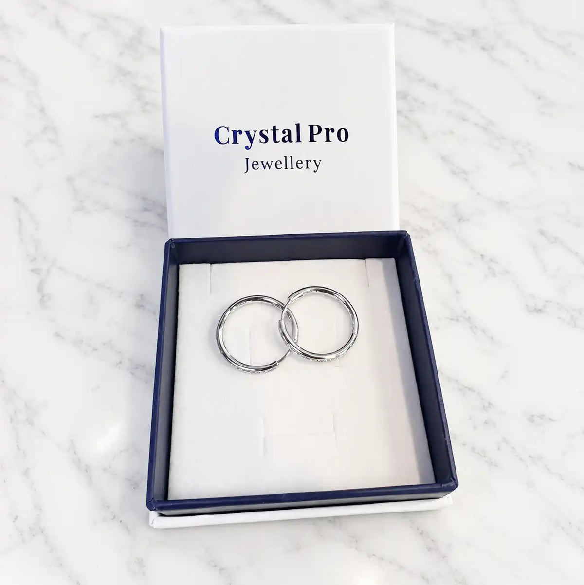 Фини халки с кристален акцент, декорирани с кристали Swarovski® 18К бяло златно покритие