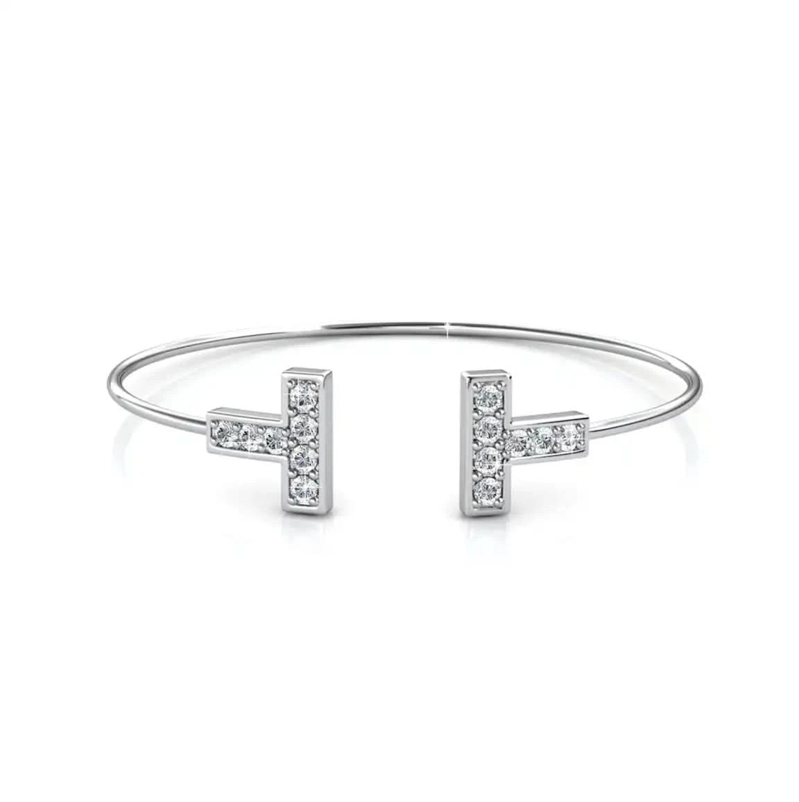 Изчистен дизайн гривна тип bangle с кристали Сваровски и 18К покритие бяло злато