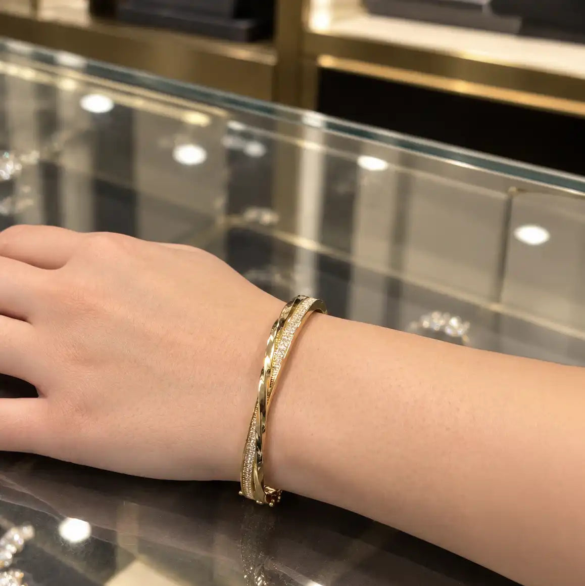 Delicate Charm Glow bracelet 18K gold plated
