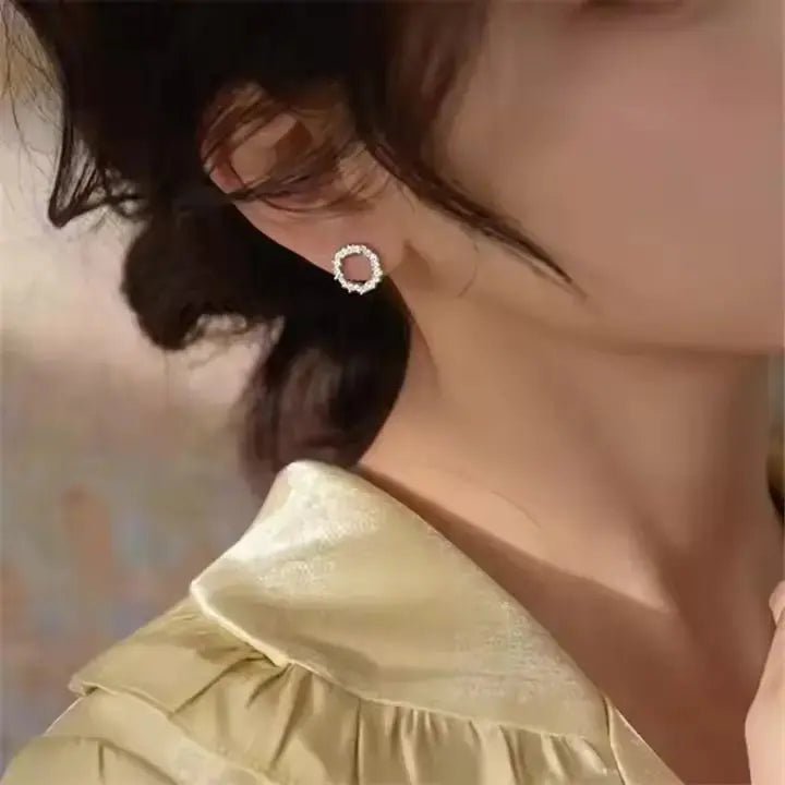 Кръгли обици на винт с цирконии, позлатени луксозен дизайн – by Crystal Pro Jewellery