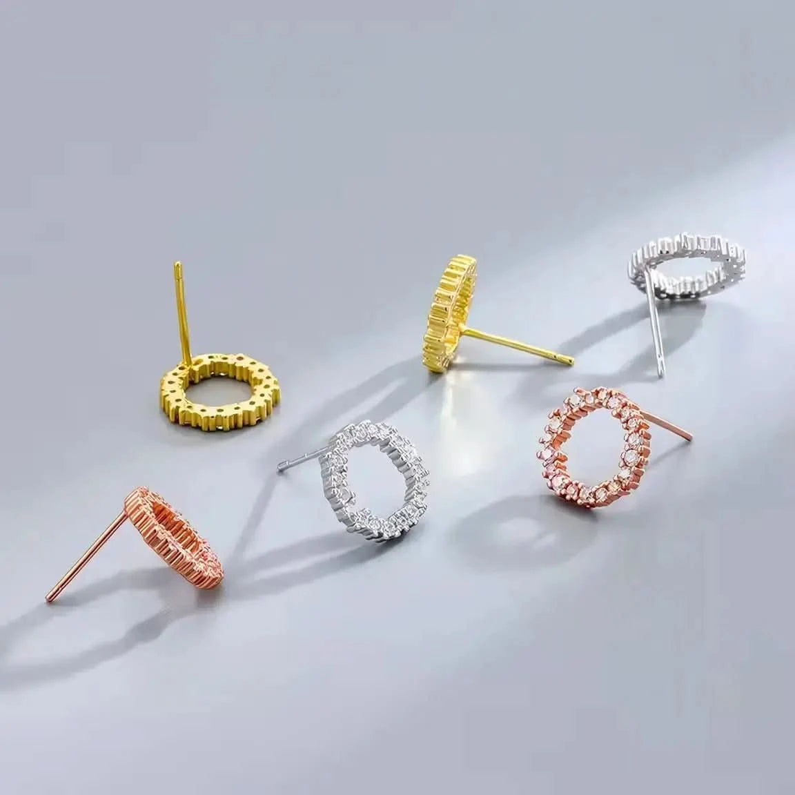 Кръгли обици на винт с цирконии, позлатени луксозен дизайн – by Crystal Pro Jewellery