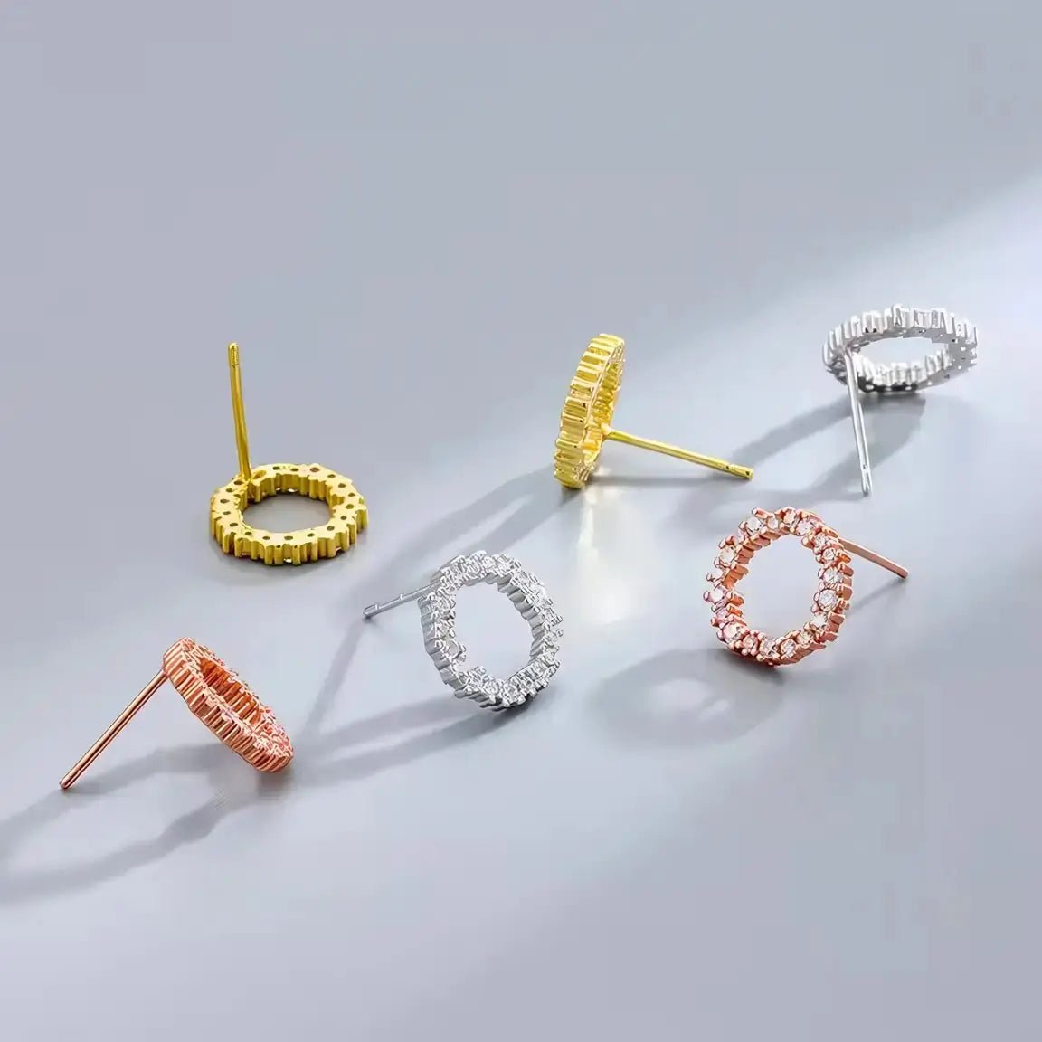 Кръгли обици на винт с цирконии, позлатени луксозен дизайн – by Crystal Pro Jewellery