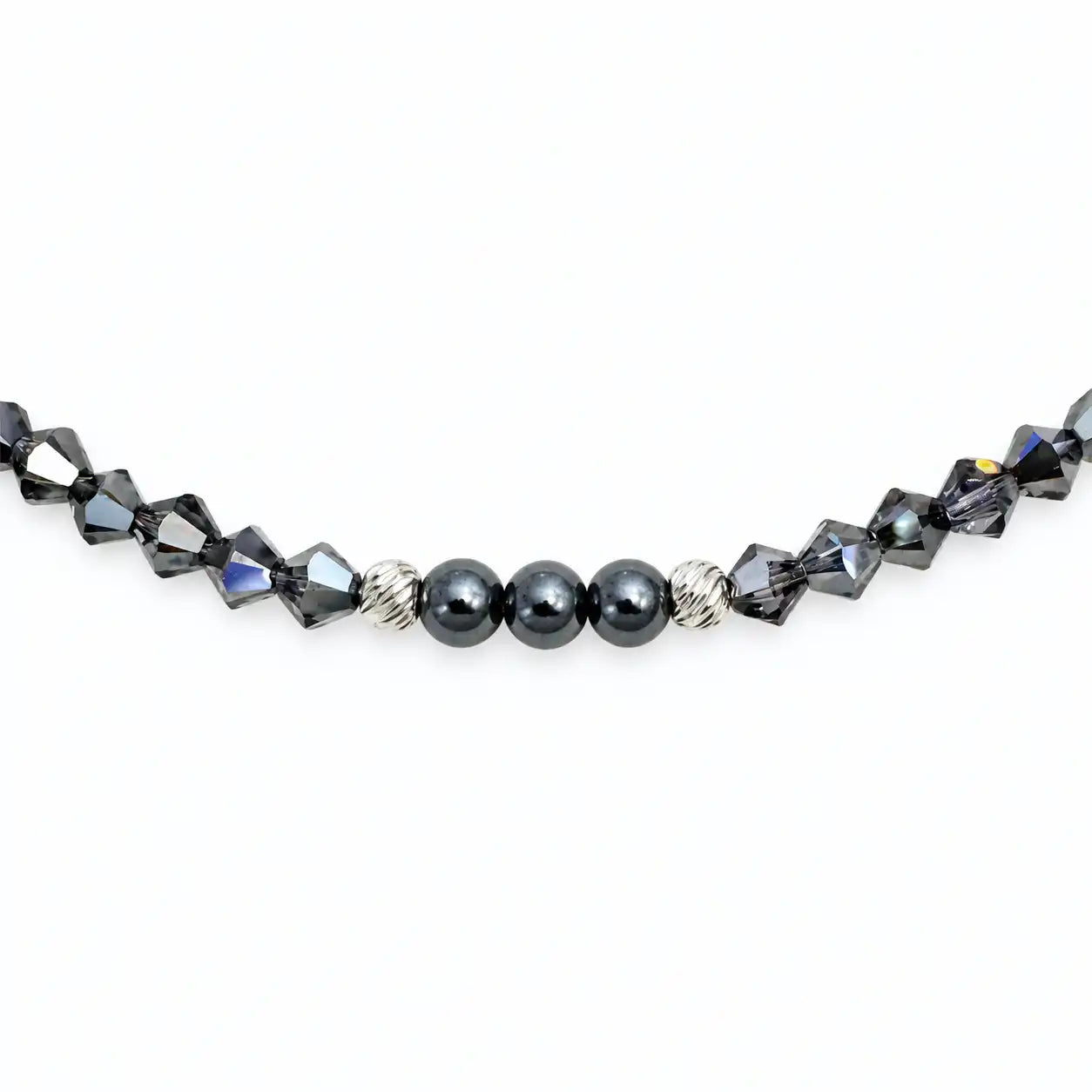 Classic necklace with pearls and crystals