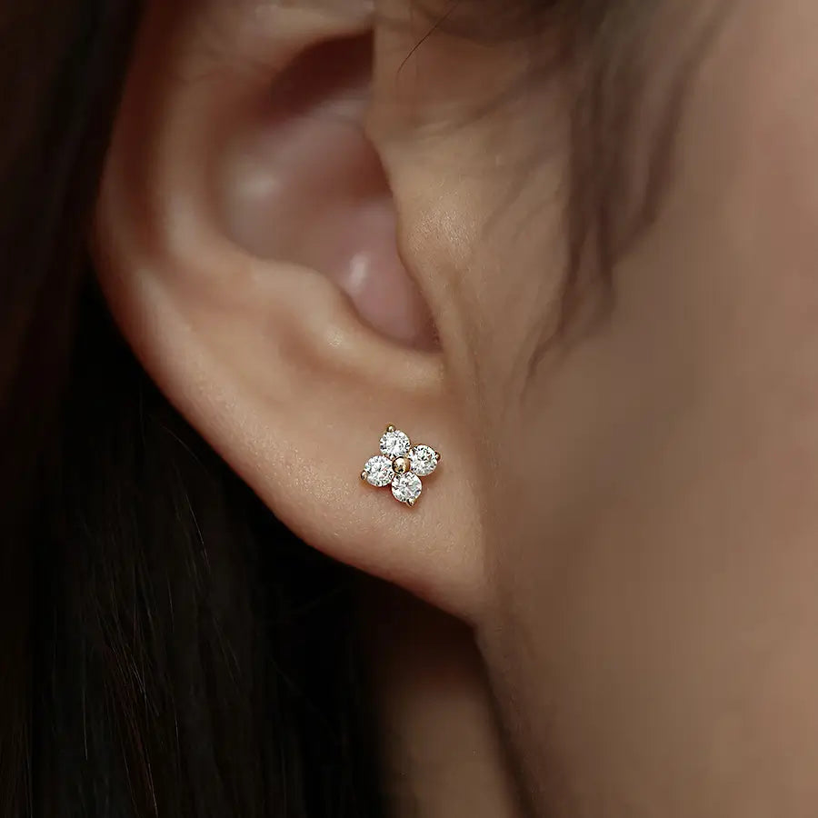 Малки обици детелинка