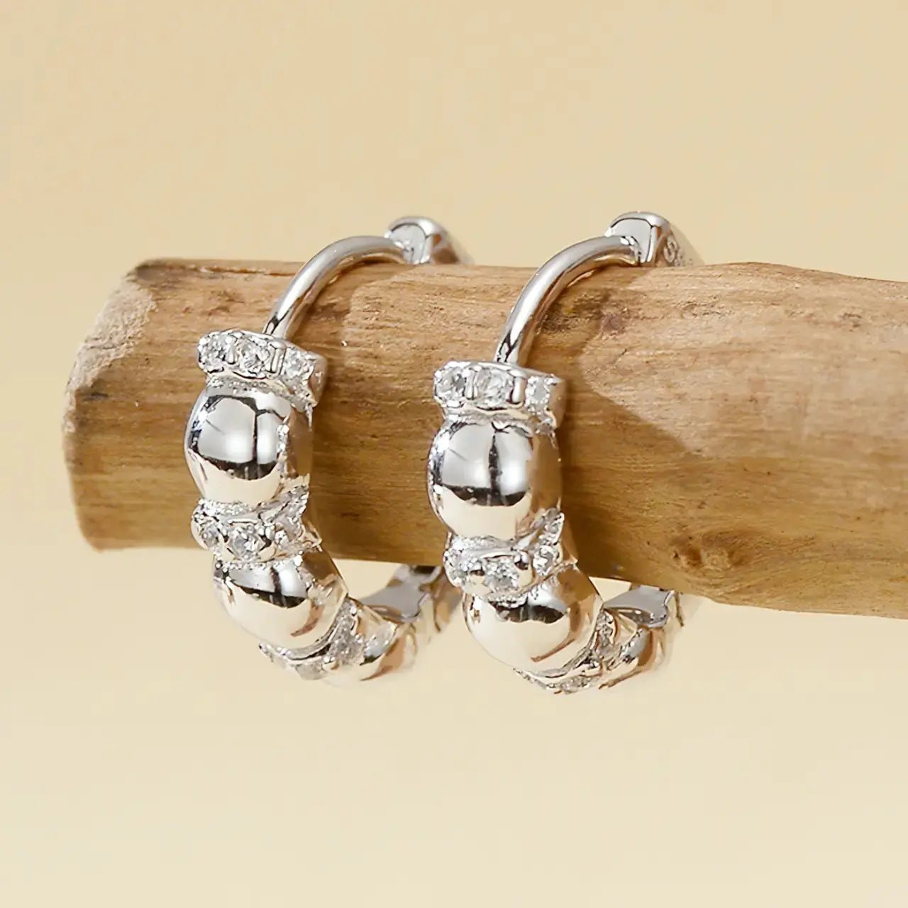 Малки Сребърни Обици Халки с цирконии 18К златно покритие Фина елегантност – by Crystal Pro Jewellery