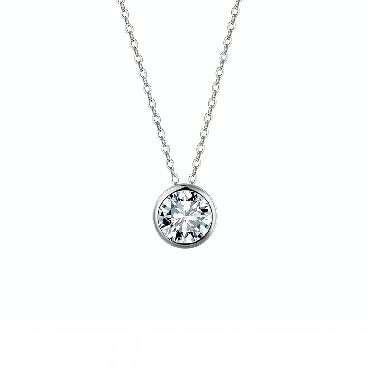 Минималистично сребърно колие с кръгъл циркон.