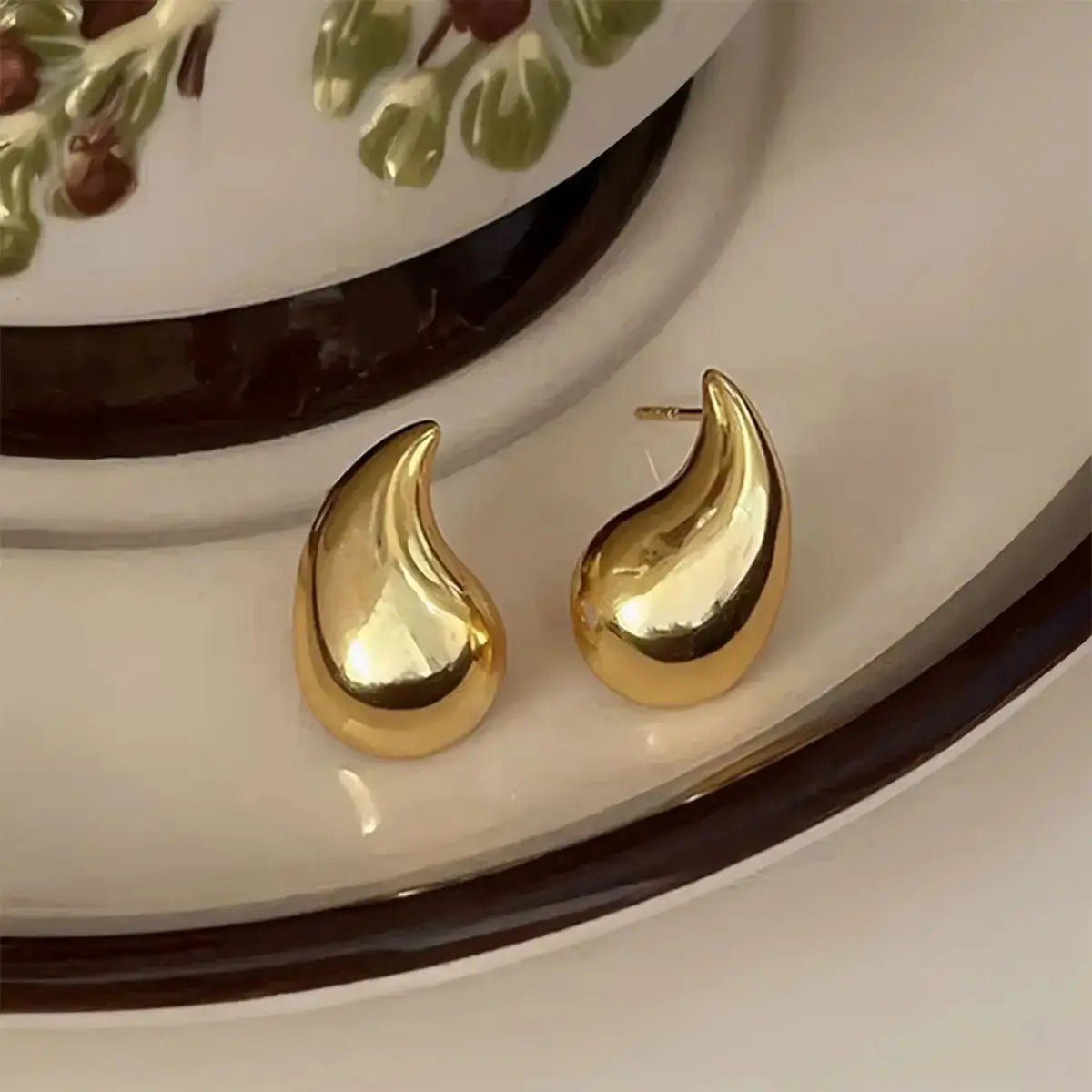 Модерни сребърни обици с форма на Водна капка – by Crystal Pro Jewellery