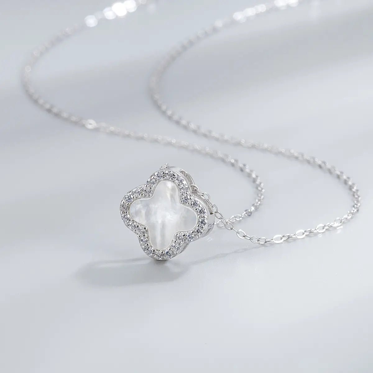 Модерно позлатено колие Детелина с цирконии Сребро 925 – by Crystal Pro Jewellery