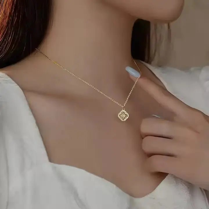 Модерно сребърно колие Четирилистна детелина Фина бижутерия – by Crystal Pro Jewellery