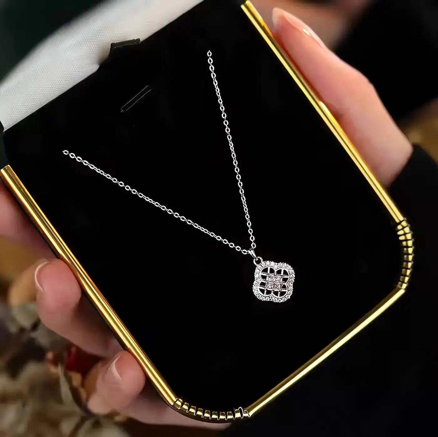 Модерно сребърно колие Четирилистна детелина Фина бижутерия – by Crystal Pro Jewellery