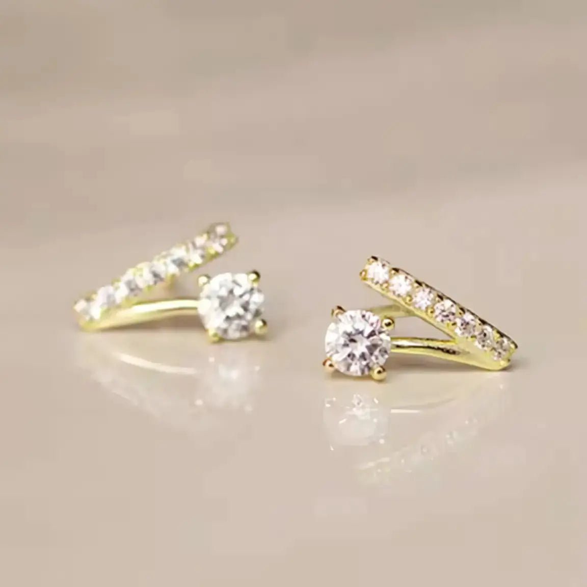 Обици на винт V - образна форма Сребро 925 – by Crystal Pro Jewellery