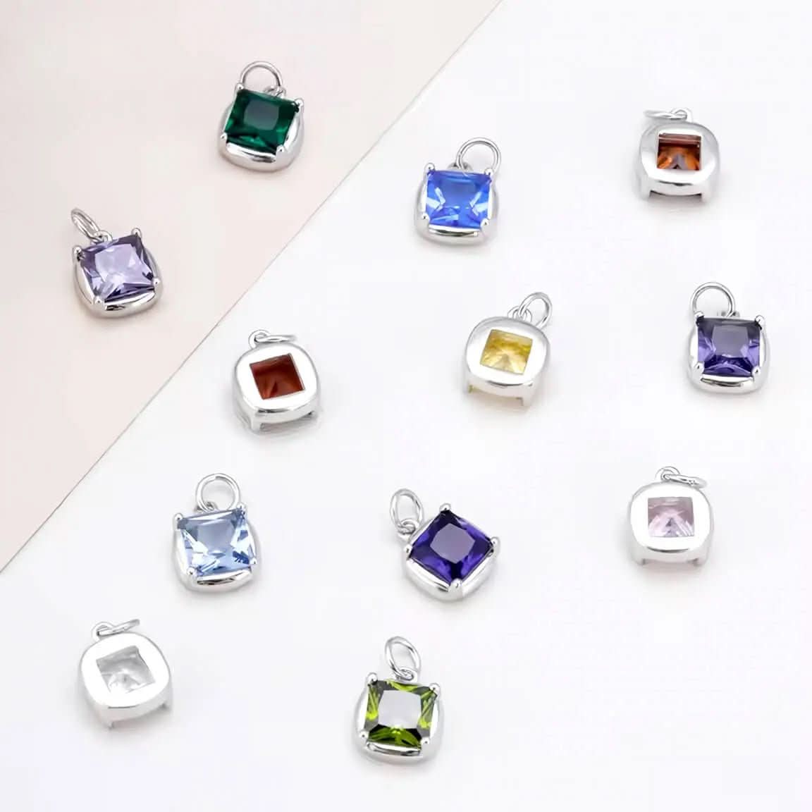 Персонализиран сребърен талисман според зодията – by Crystal Pro Jewellery