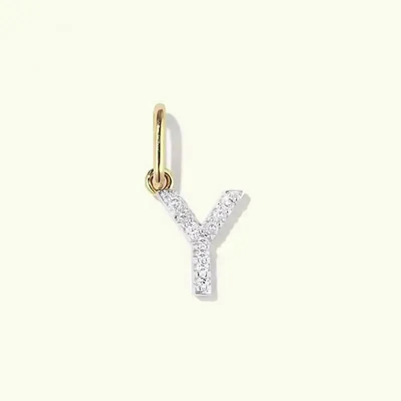 Персонализирано бижу Сребърна Буква със златно покритие – by Crystal Pro Jewellery