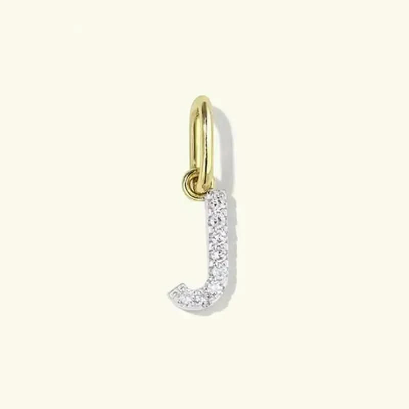 Персонализирано бижу Сребърна Буква със златно покритие – by Crystal Pro Jewellery