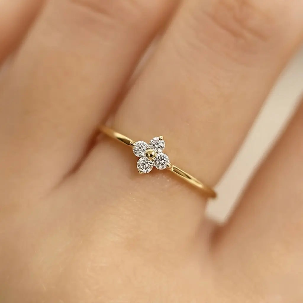 Нежен дизайн четирилистна детелина дамски пръстен от сребро