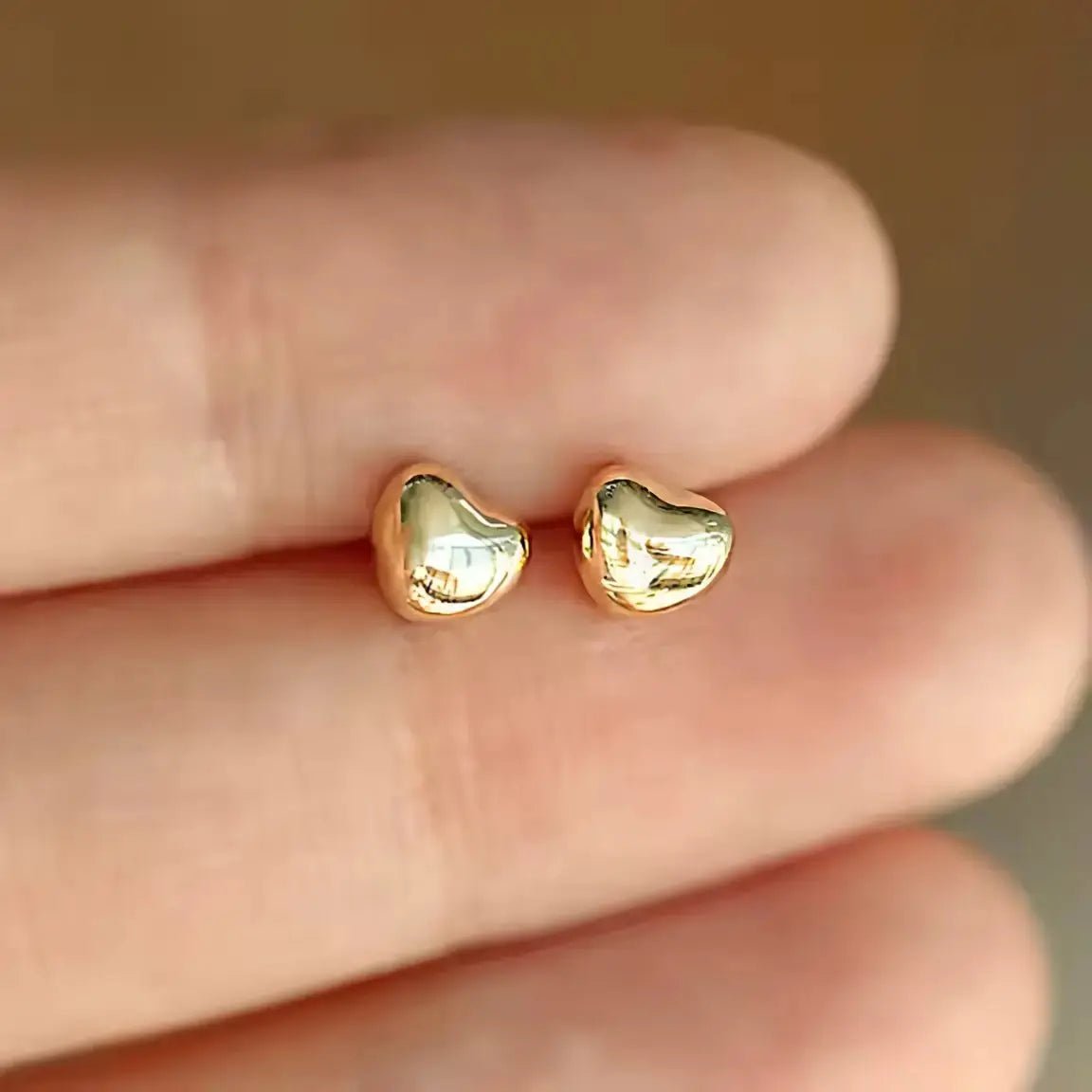 Позлатени мини обици на винт с форма на сърце Сребро 925 – by Crystal Pro Jewellery