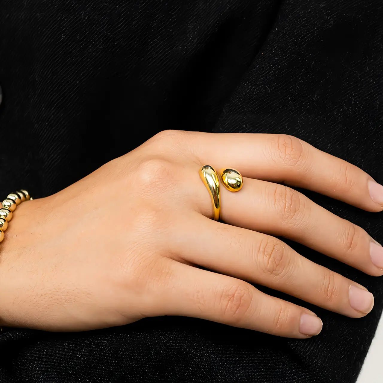 Регулируем Сребърен пръстен Водни капки – винтидж шик със златен блясък – by Crystal Pro Jewellery