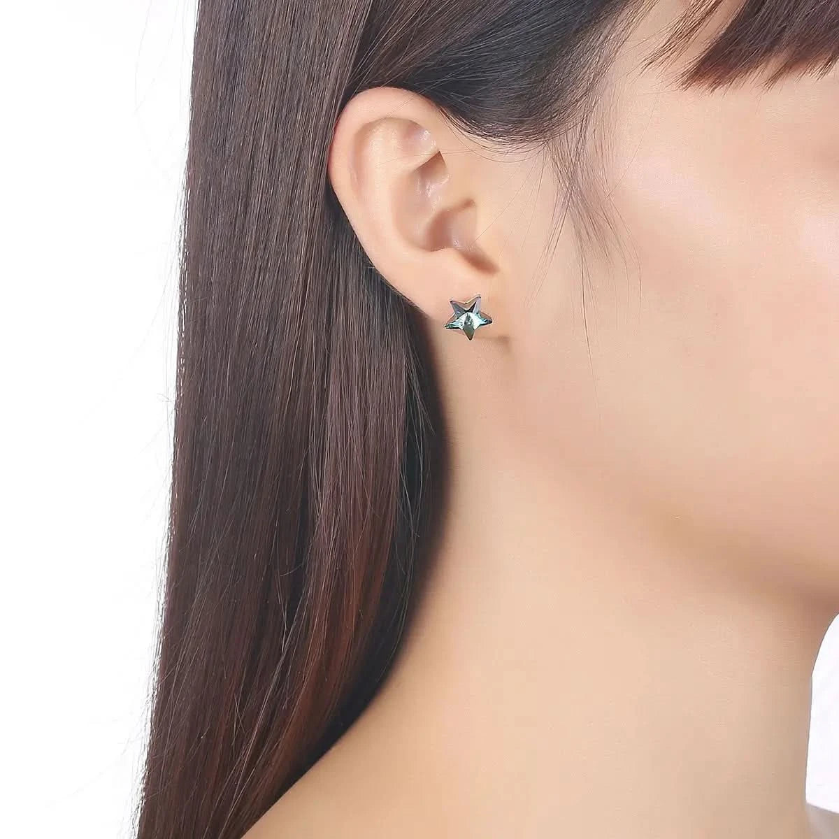 Сребърни обици, декорирани с кристали Swarovski® със звезден акцент