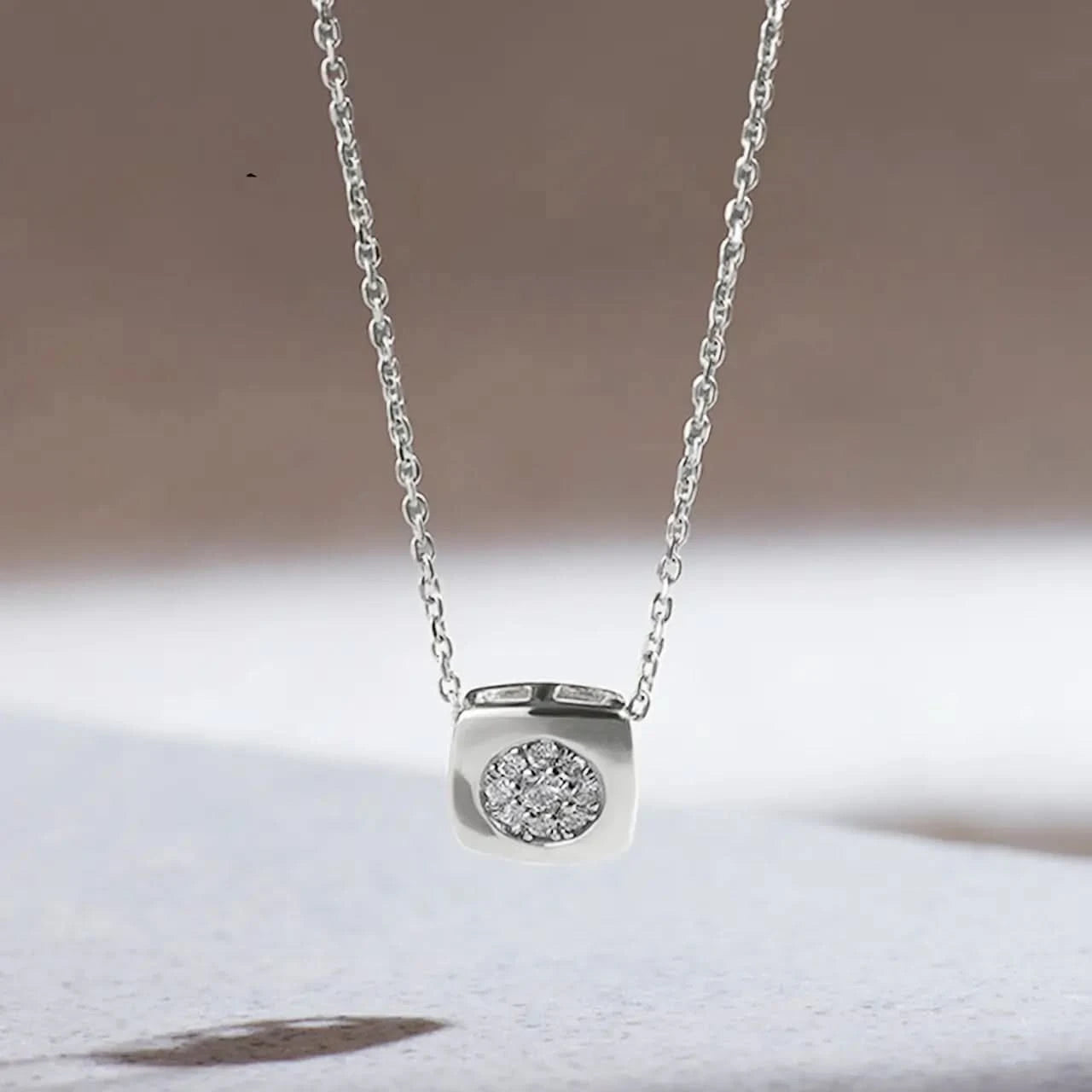 Нежно сребърно колие Pave zirconia
