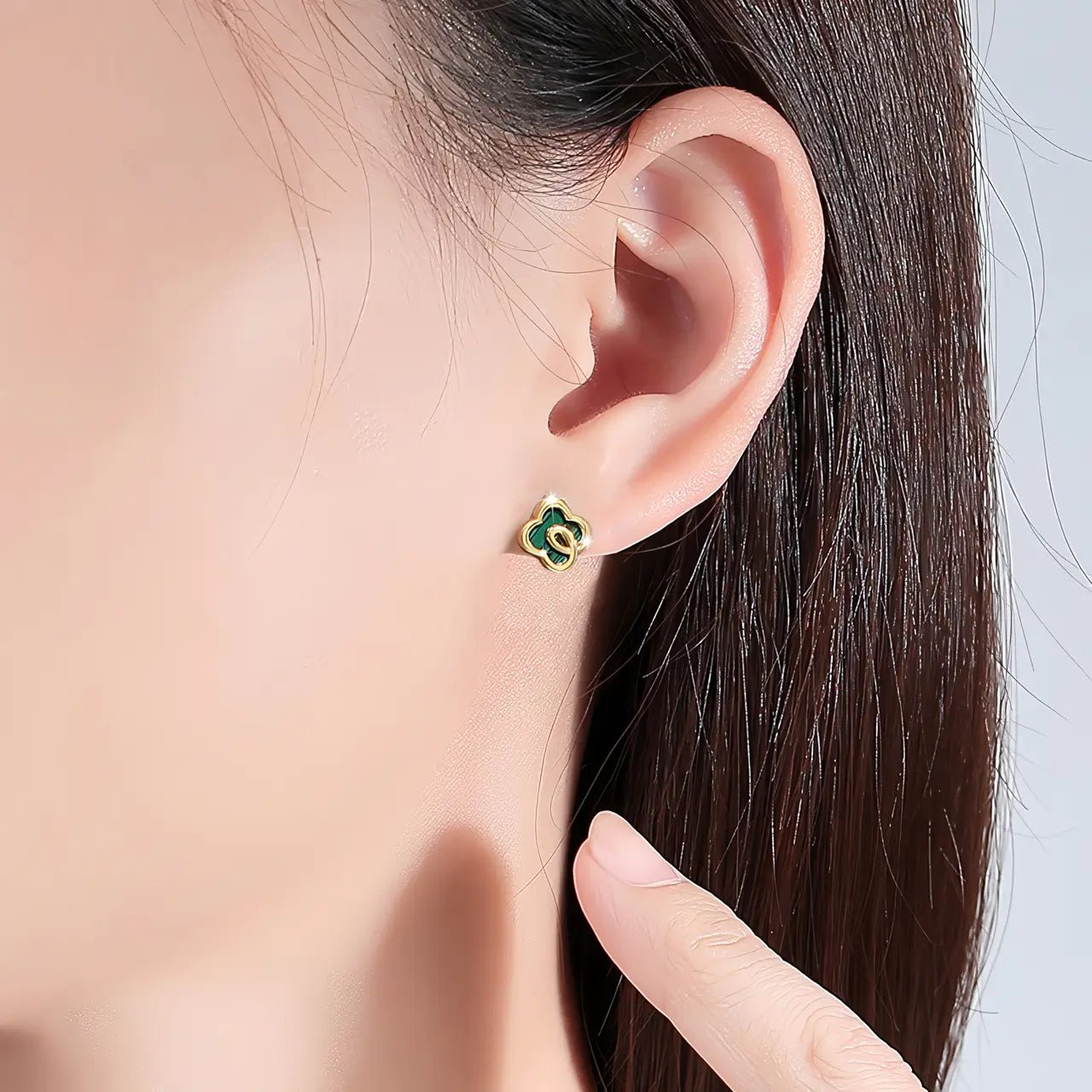 Сребърни обеци Детелина със седеф и 18К Златно покритие – by Crystal Pro Jewellery