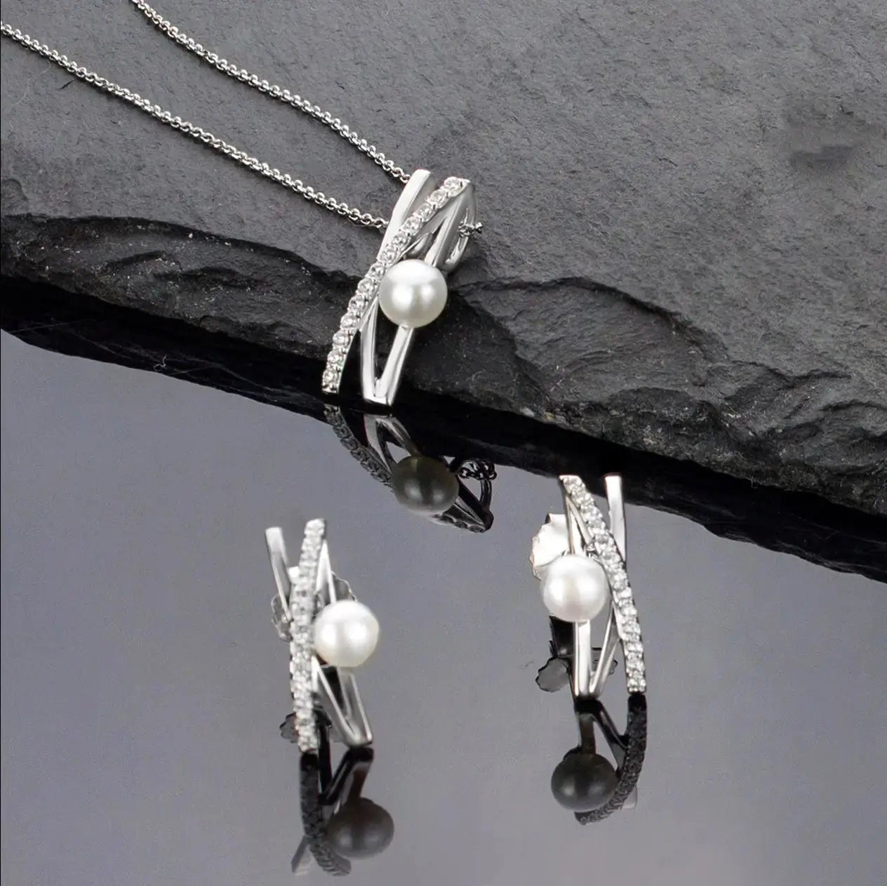 Сребърни обици с речни перли и цирконии – by Crystal Pro Jewellery