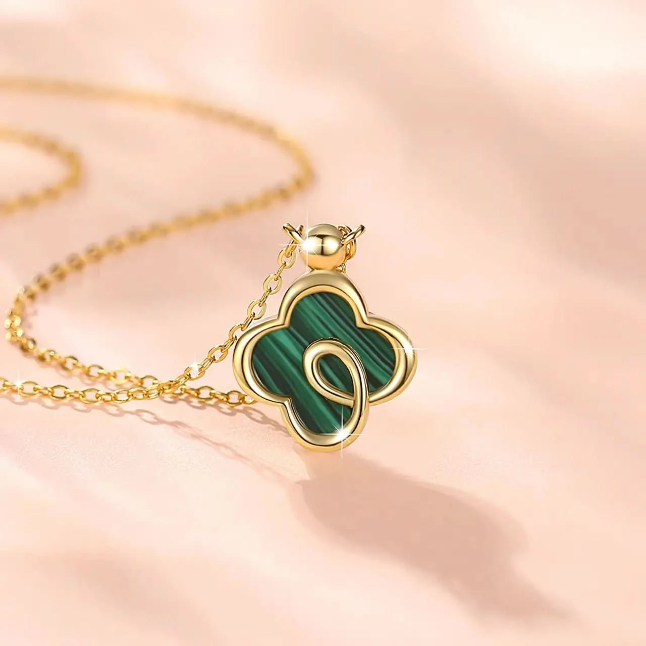 Сребърно колие с Детелина от седеф и 18К Златно покритие – by Crystal Pro Jewellery