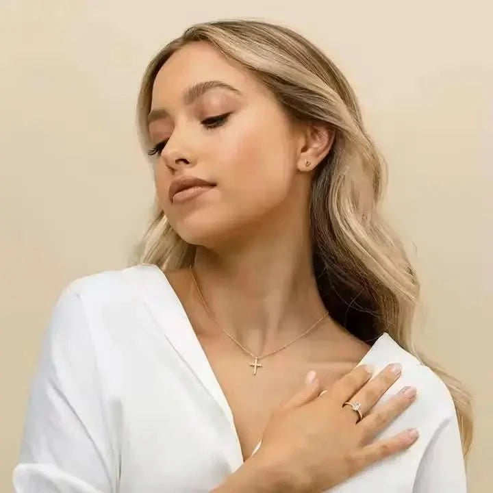 Сребърно колие с кръстче и фини цирконии – by Crystal Pro Jewellery
