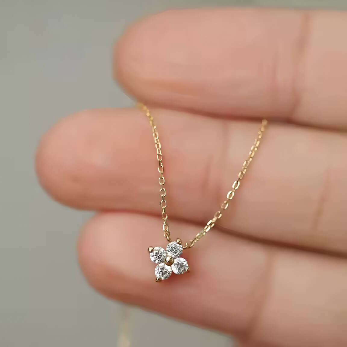 Нежно колие Детелина, сребро 925, 18К златно покритие