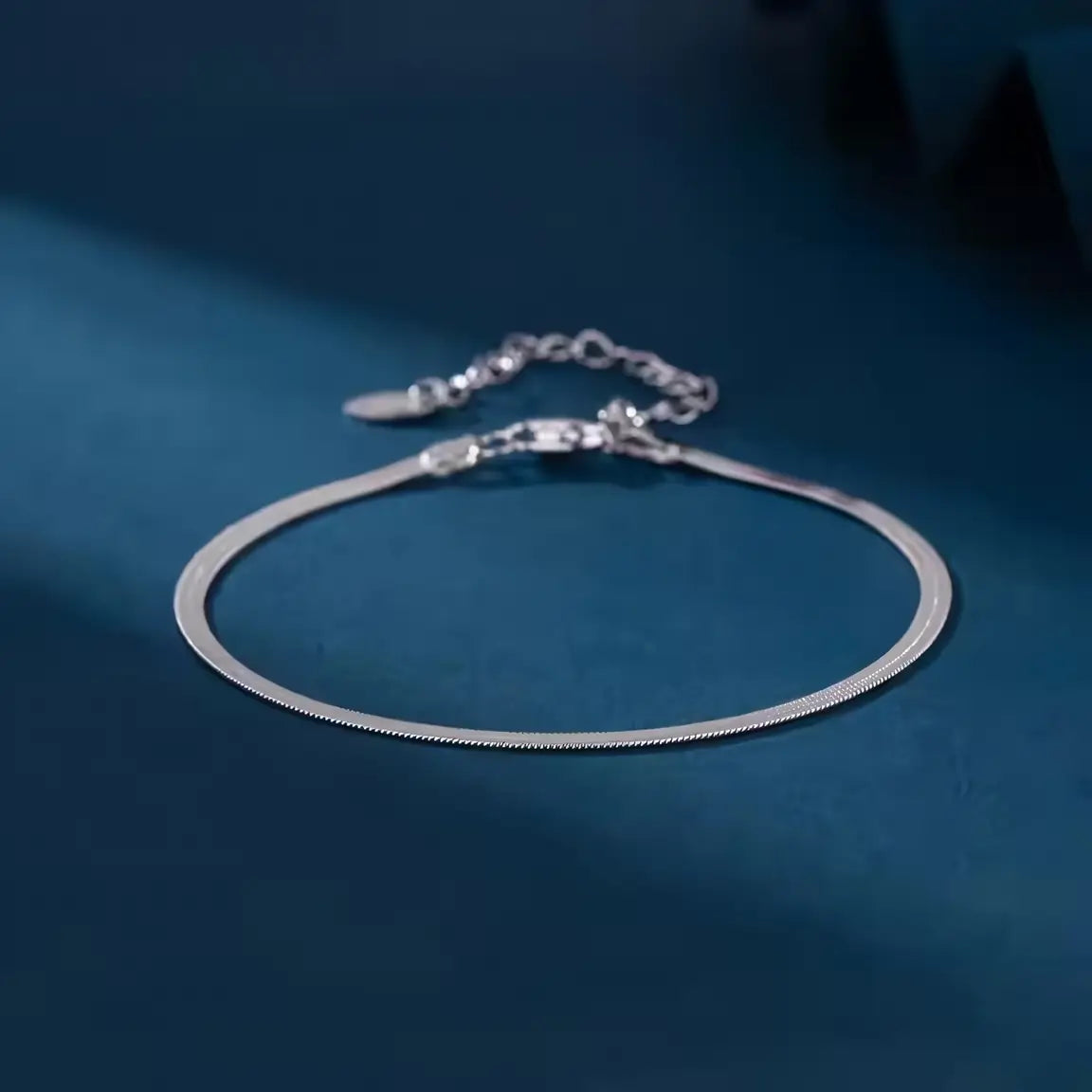 Сребърна гривна Herringbone chain, изчистен дизайн