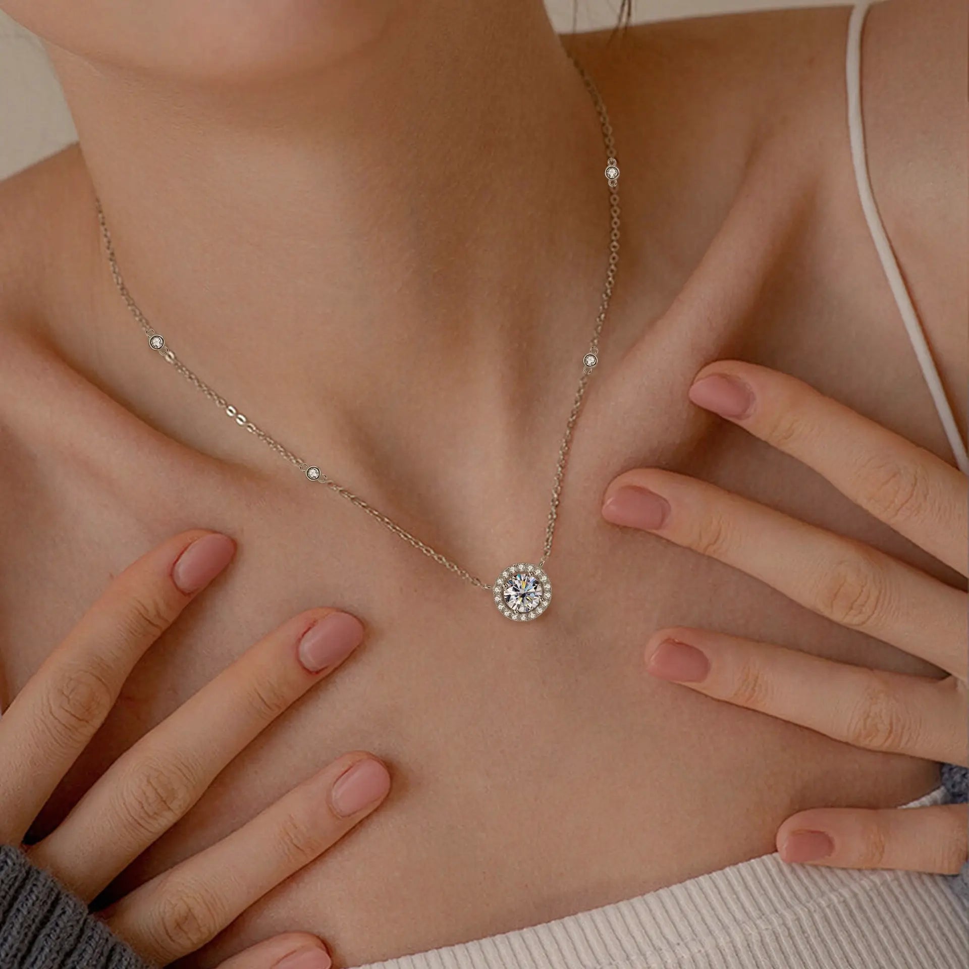 Колие с iced crushed stones с диамантен ефект