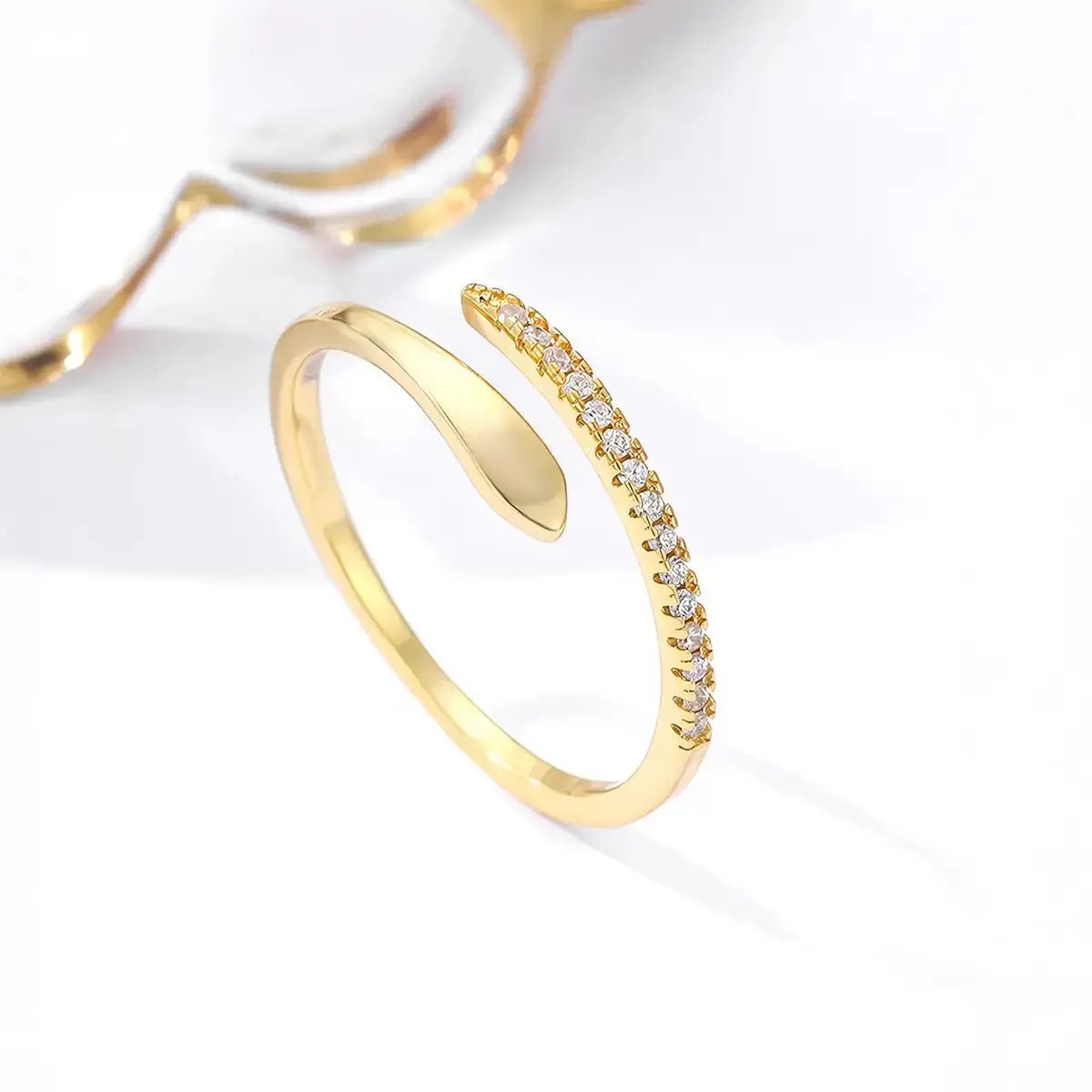 Дамски сребърен пръстен регулируем фино бижу – by Crystal Pro Jewellery