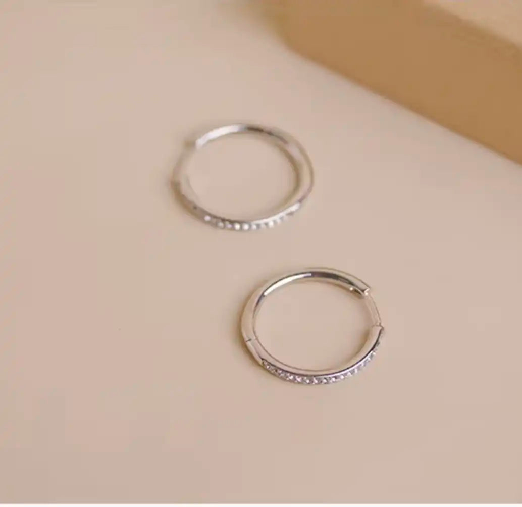 Gold-plated fine hoops with crystal sparkle
