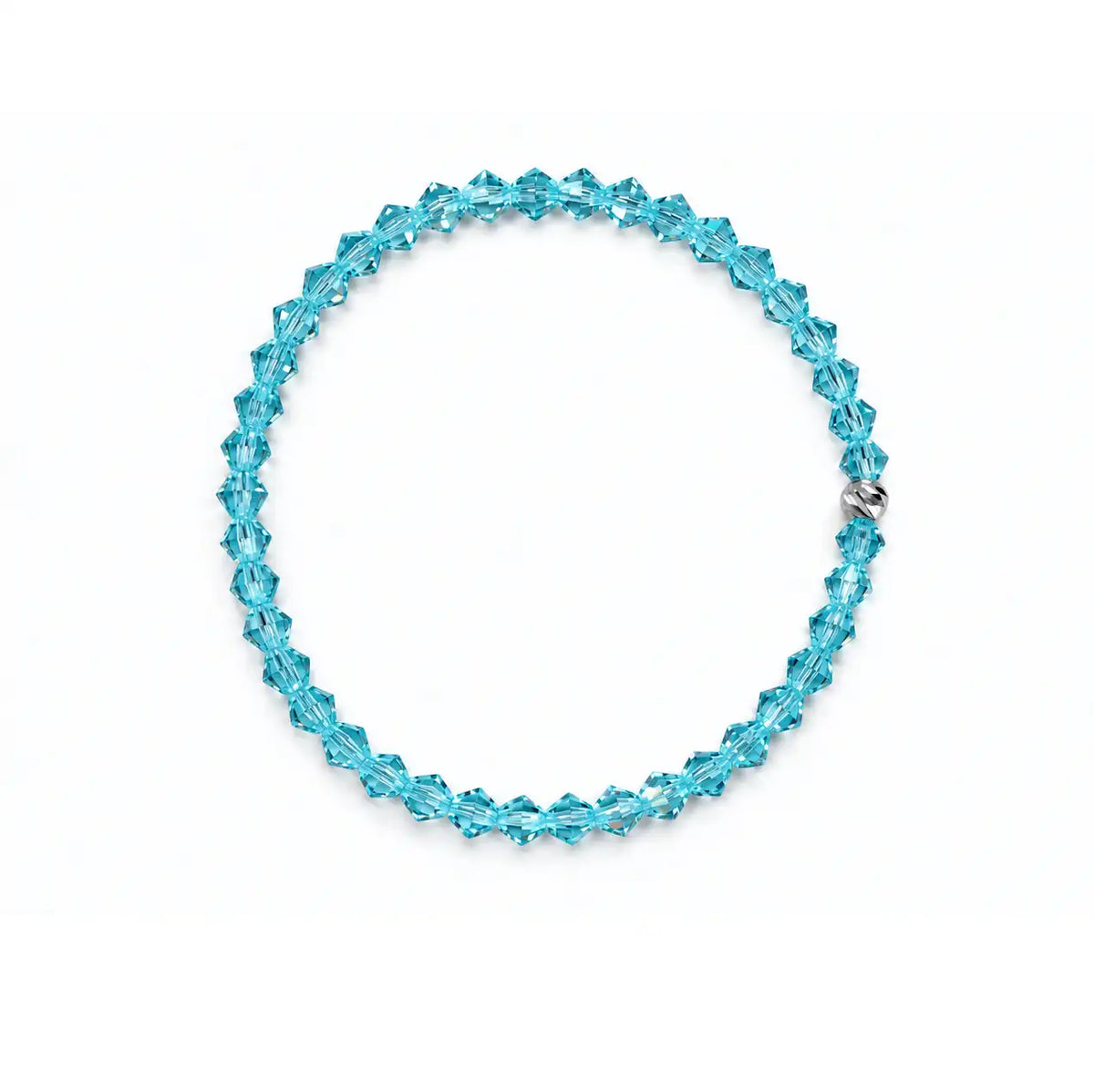 Stylish bracelet with pearls and crystals