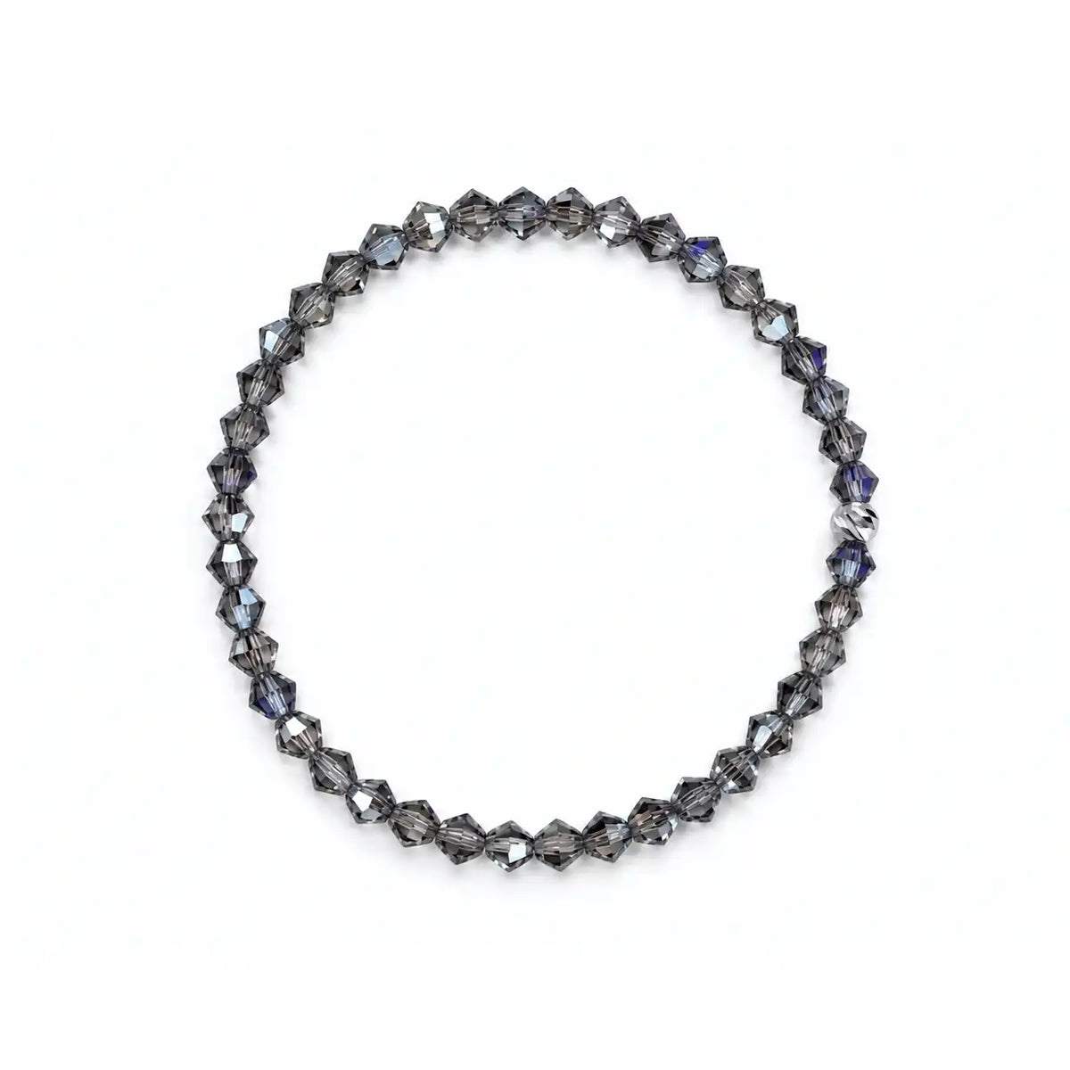 Stylish bracelet with pearls and crystals