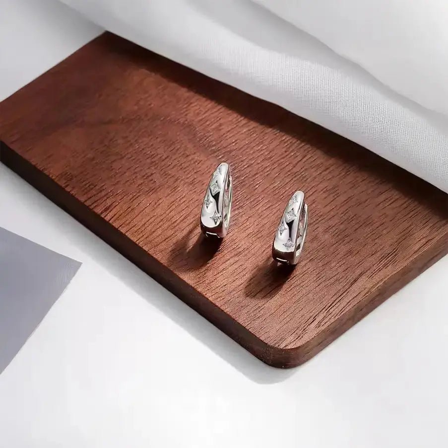 Малки обици халки със звездички Сребро 925 – by Crystal Pro Jewellery