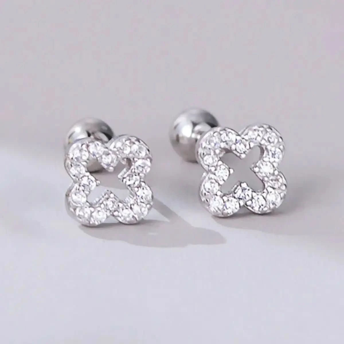 Малки Сребърни Обици Детелина с цирконии – by Crystal Pro Jewellery