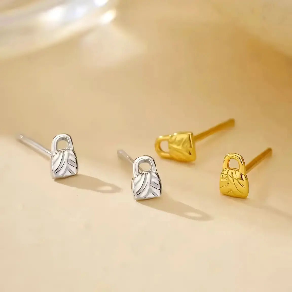 Малки сребърни обици Катинарче Винтидж стил – by Crystal Pro Jewellery