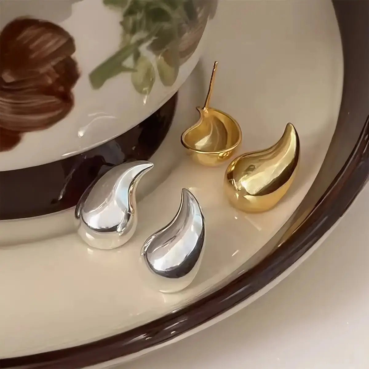 Модерни сребърни обици с форма на Водна капка – by Crystal Pro Jewellery