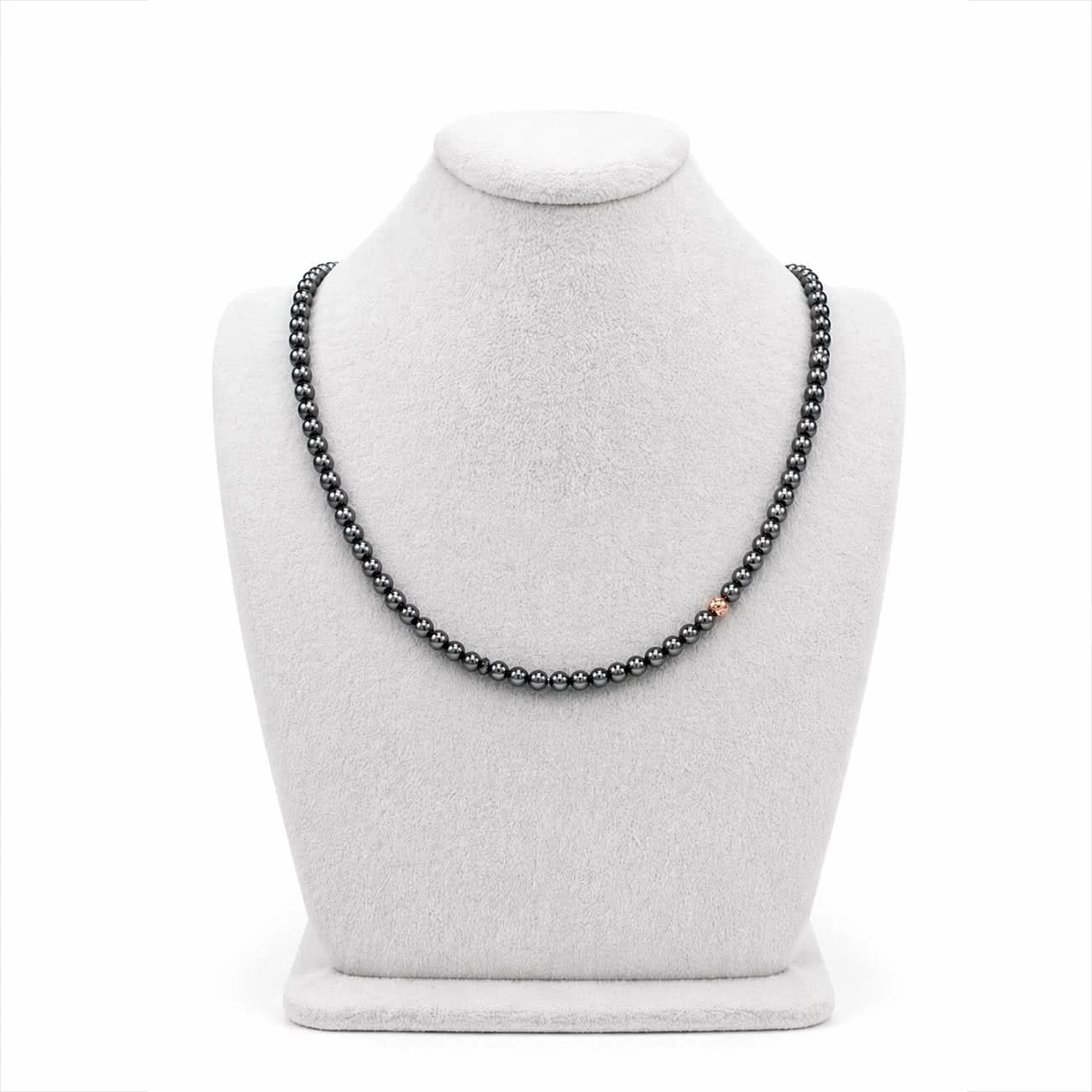 Classic necklace with pearls and crystals