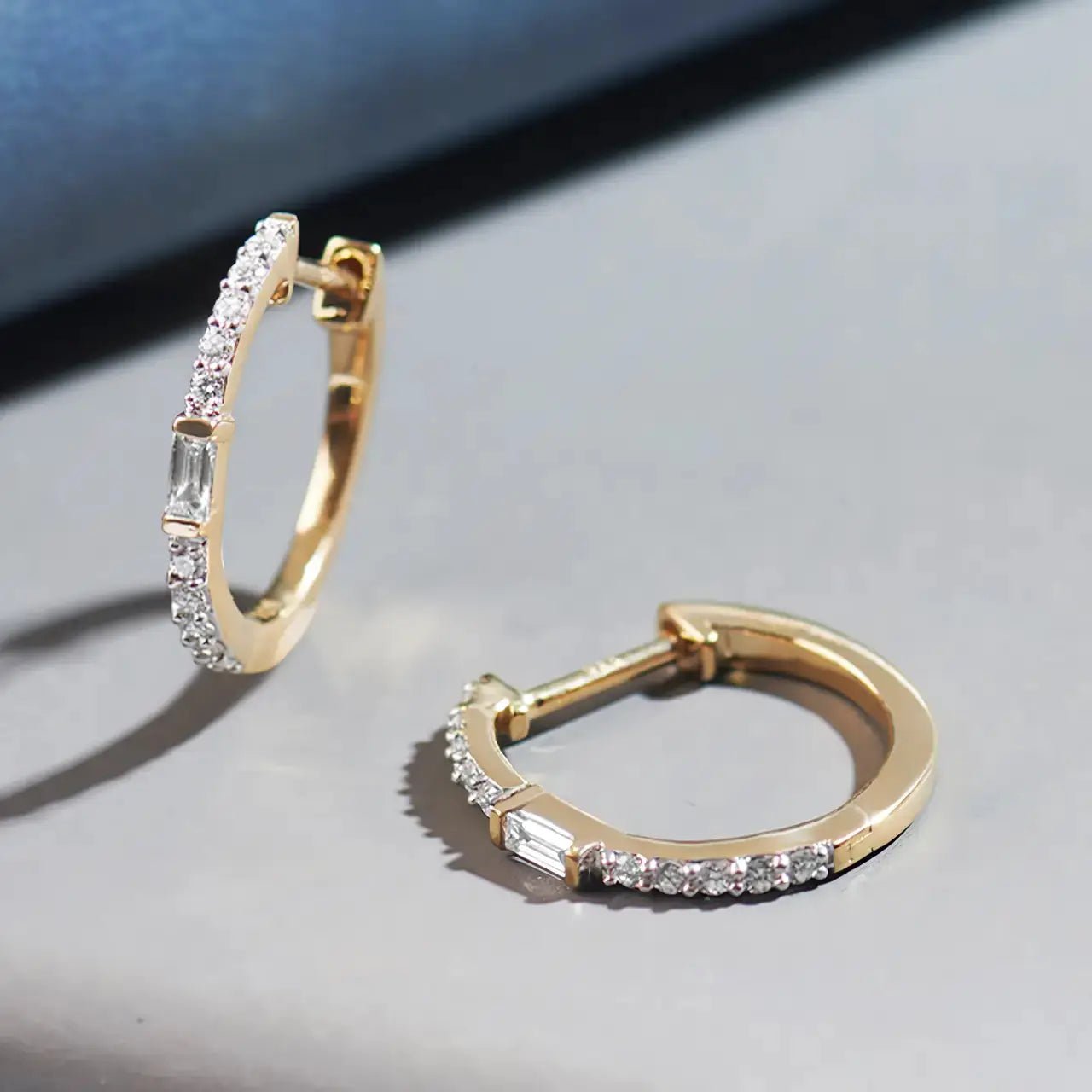 Обици Халки с цирконии Модерен дизайн от Сребро 925 – by Crystal Pro Jewellery