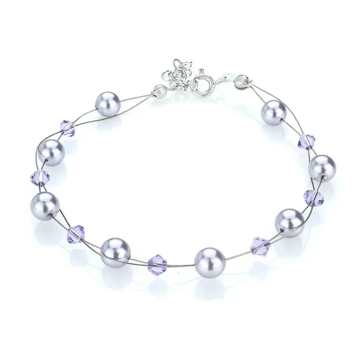 Stylish bracelet with pearls and crystals