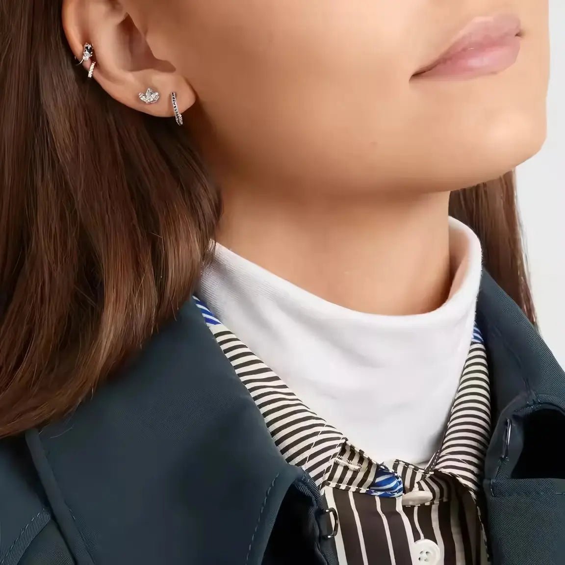 Сребърни обици Мини Лотус Фина бижутерия позлатени – by Crystal Pro Jewellery