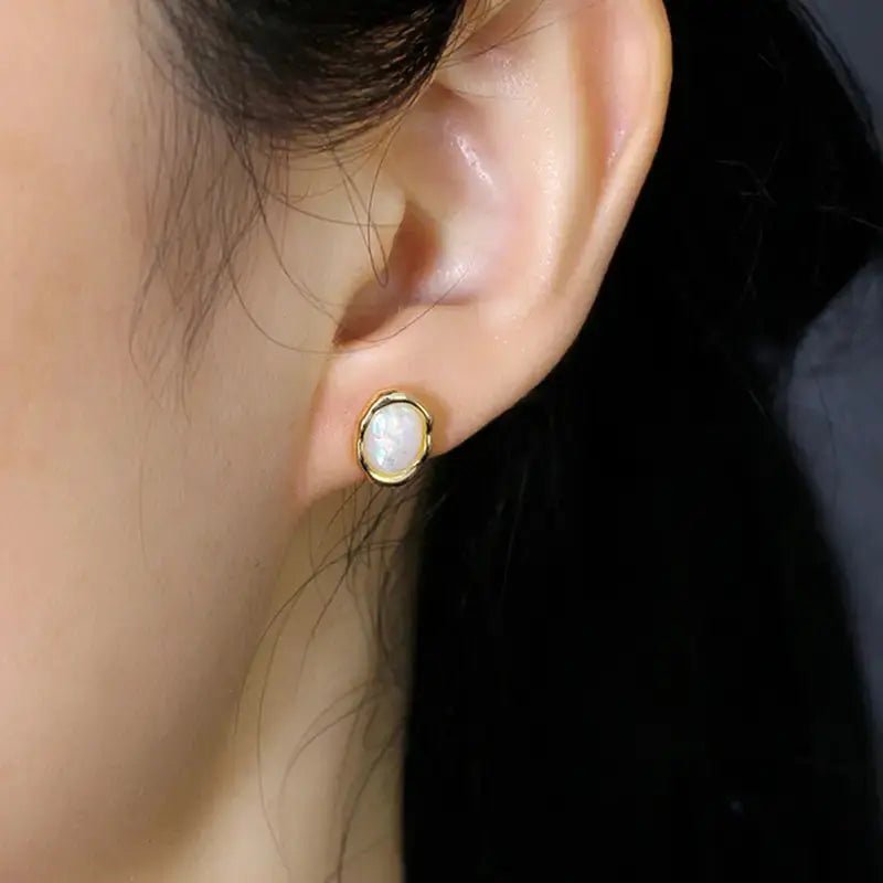 Сребърни oбици с бял опал 18K златно покритие Eлегантен дизайн – by Crystal Pro Jewellery