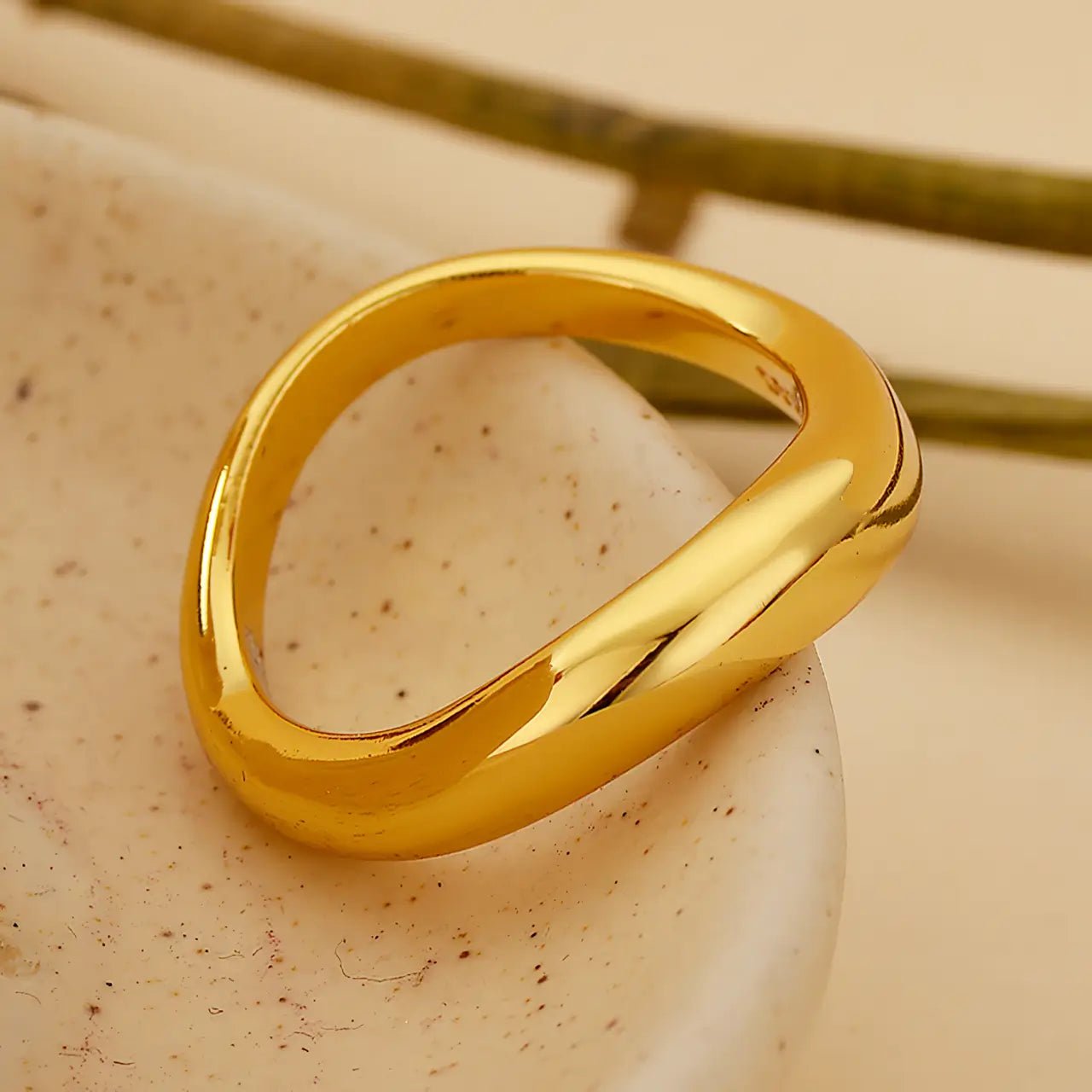 Винтидж позлатен сребърен пръстен Масивен дизайн за дръзка визия – by Crystal Pro Jewellery